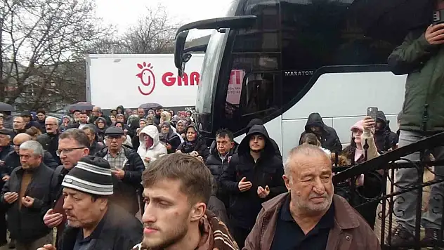 Bolu'da 37 Kişilik Umre Kafilesi Dualarla Uğurlandı