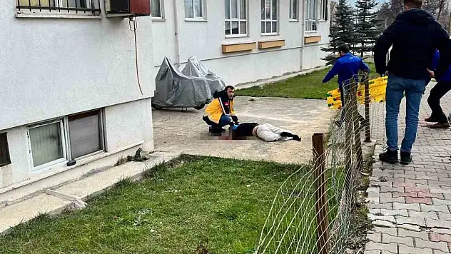 Bolu'da 5'inci Kattan Düşen Genç Ağır Yaralandı