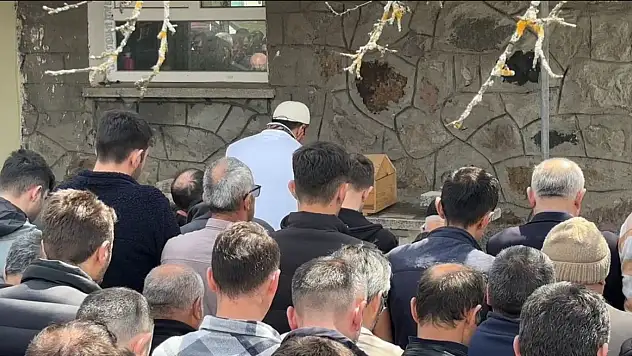 Ela Bebek Son Yolculuğuna Uğurlandı