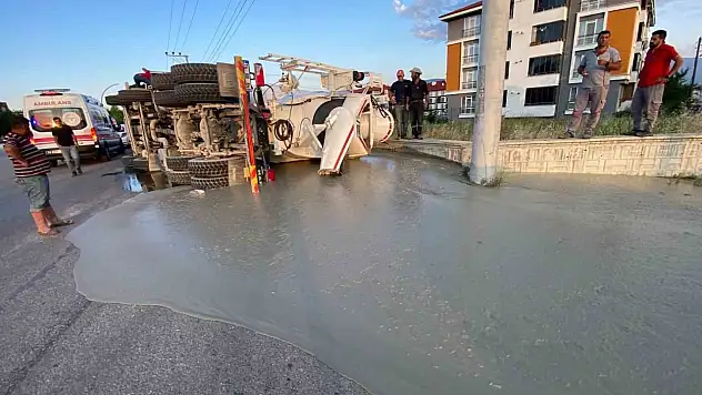 Bolu'da beton mikseri devrildi: 1 yaralı