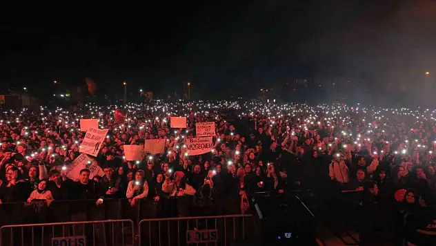 Bolu'da Binlerce Kişi, Cumhuriyet Coşkusunu Yaşadı