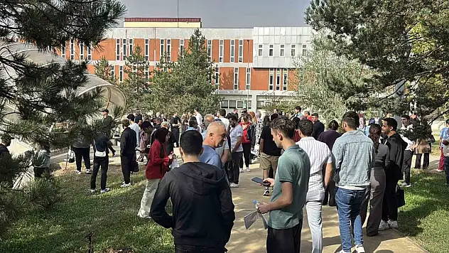 Bolu'da binlerce memur adayı KPSS'de ter döktü