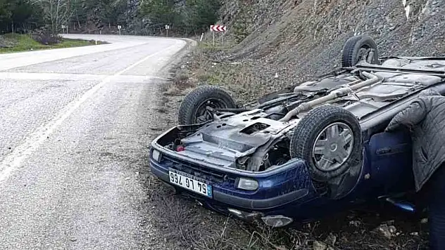 Kontrolden Çıkan Otomobil Takla Attı
