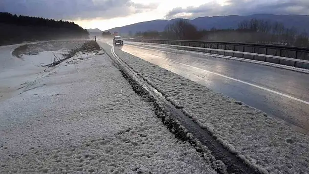 Bolu'da Dolu Etkili Oldu