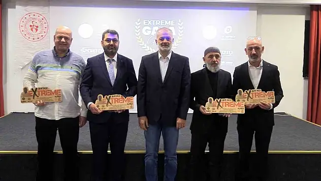 Dereceye Giren Sporculara Ödülleri Verildi