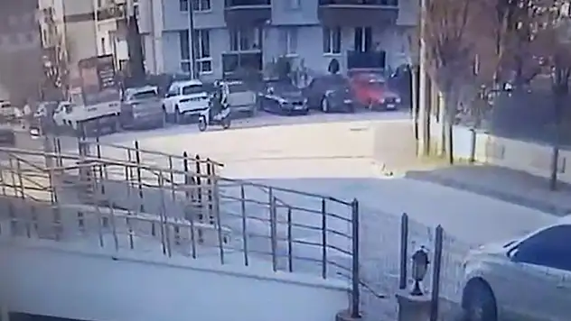 Hafif Ticari Araç İle Motosiklet Çarpıştı