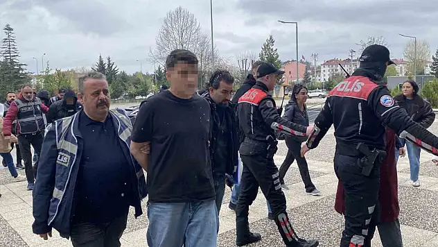 Bolu'da İki Genci Silahla Yaralayan 3 Şüpheli Tutuklandı