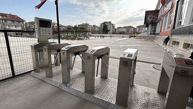 Bolu'da İlkokulda 'Kartlı Turnike' Sistemi Beğeni Topluyor