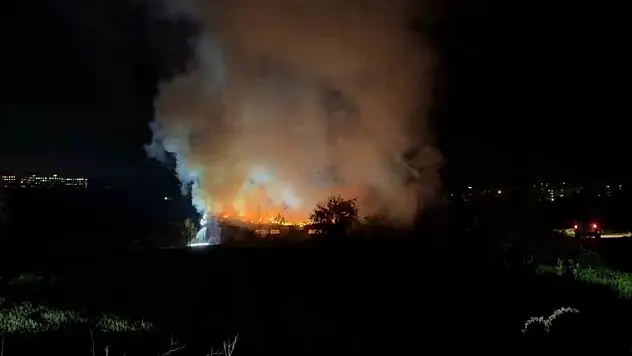 Bolu'da İnşaat Deposunda Yangın
