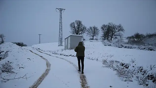 Bolu'da Kar Etkili Oluyor