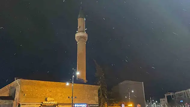 Bolu'da Kar Yağışı Etkili Oluyor