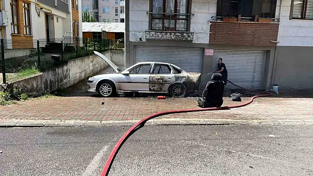 Kaynak Yapılan Otomobil Kül Oldu