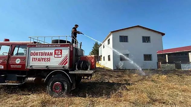 Bolu'da kereste fabrikasının yanında korkutan yangın: Alevler tesise sıçramadan söndürüldü
