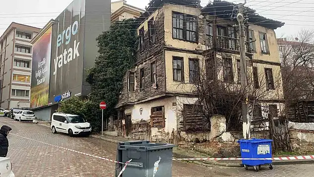 Bolu'da Metruk Bina Çöktü