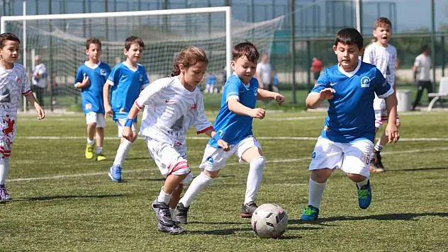 Bolu'da Mini Minikler Futbol Turnuvası heyecanı başladı