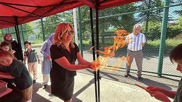 Bolu'da minik öğrencilerden bilim şenliği