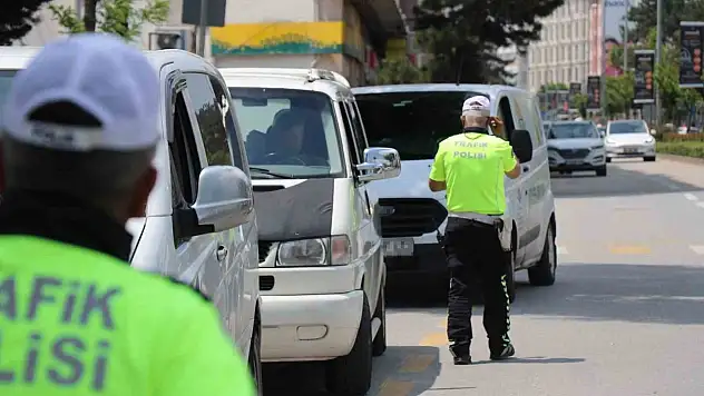 Bolu'da Kurala Uymayan Sürücülere Göz Açtırılmıyor