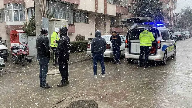 Bolu'da Ters Yönden Gelen Motosiklet 2 Otomobile Çarptı