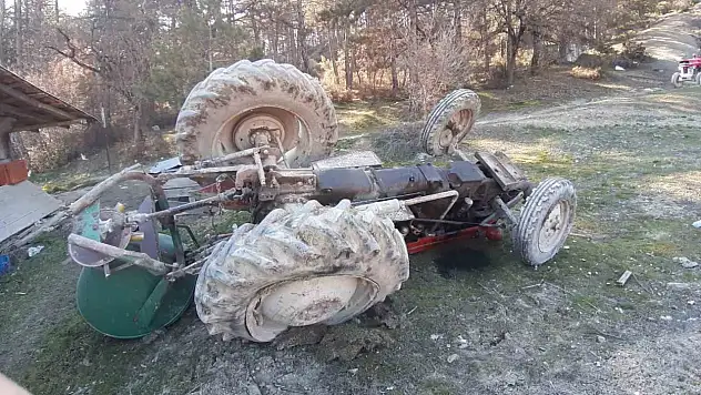 Bolu'da Traktör Devrildi