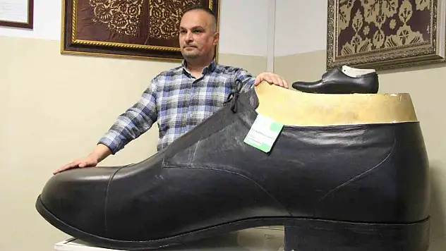 Bolu'da Türkiye'nin En Büyük Ayakkabısı Üretildi