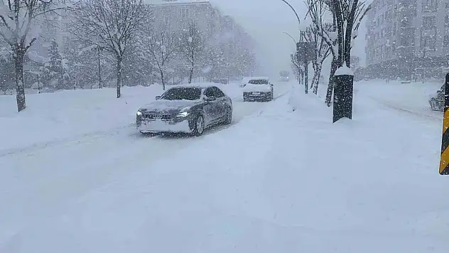 Bolu'da Yoğun Kar Yağışı!