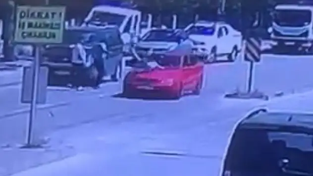 7 Yaşındaki Çocuğa Otomobil Çarptı