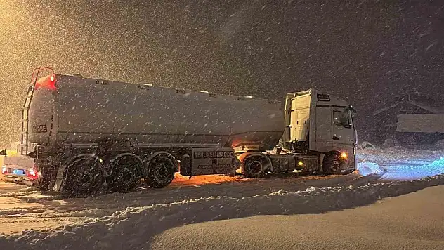 Bolu Dağı Ağır Tonajlı Araçların Geçişine Kapatıldı