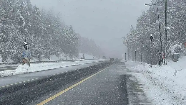 Bolu Dağı'nda Kar Yağışı Etkili Oluyor