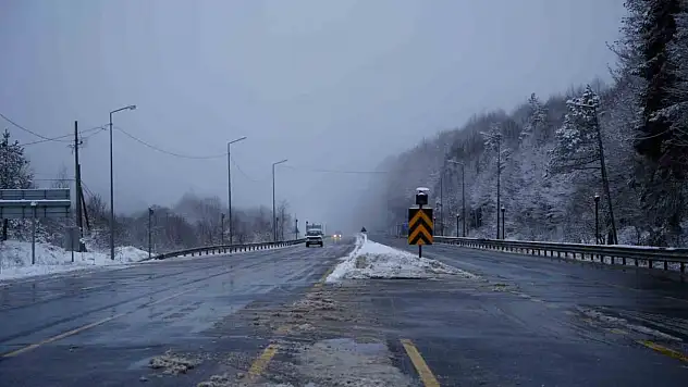 Bolu Dağı'nda Hafif Kar Yağışı Etkili Oluyor
