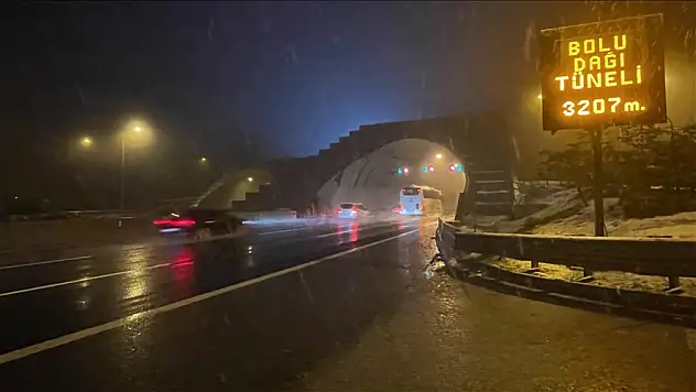 Bolu Dağı'nda Kar Yağışı Etkili Oluyor
