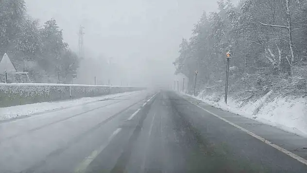Bolu Dağı'nda Kar Yağışı Sürüyor