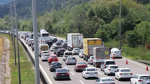 Bolu Dağı Tüneli'nden bayramda 1 milyon araç geçti