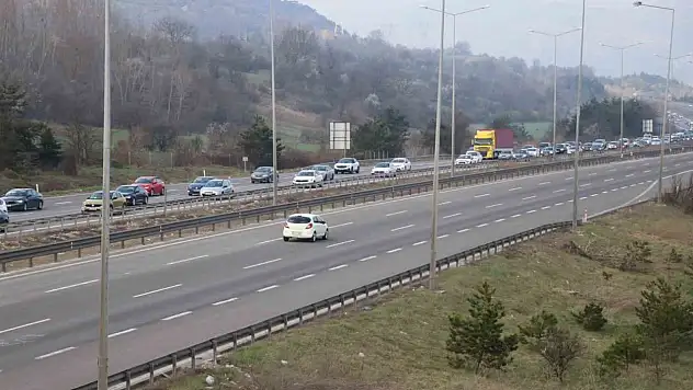 Bolu Geçişinde Bayram Trafiği Sürüyor