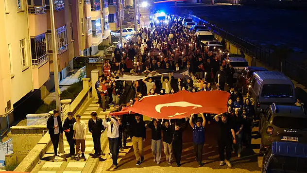 Bozkurt'ta 19 Mayıs Coşkusu Fener Alayı Ve Gençlik Konseriyle Kutlandı