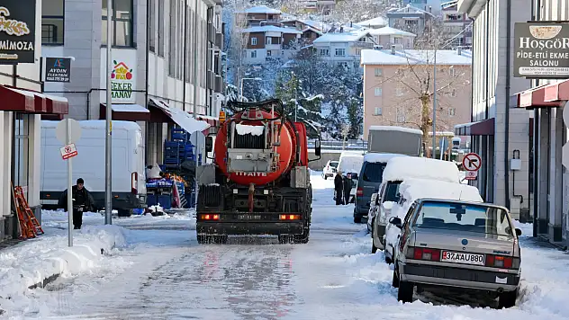 Bozkurt'ta Buzlanma Deniz Suyu İİe Önleniyor