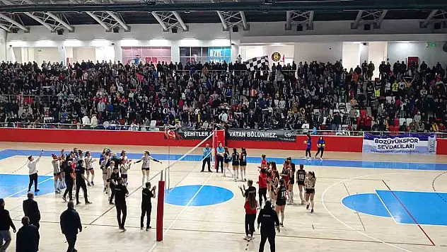 Bozüyüklü Kızlar, Bilecik Belediyespor'u 3-1 Mağlup Etti