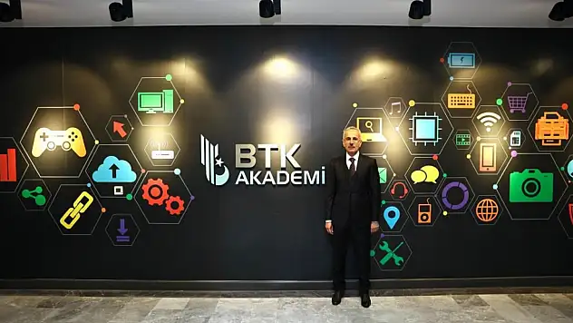 BTK'dan Gençlere Sertifikalı 10 Yeni Yapay Zeka Eğitimi