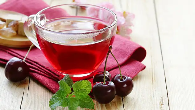 Bu Çayla Yaz Ayında Vücudunuzu Temizleyin