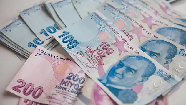 Bütçe 132,5 milyar lira açık verdi