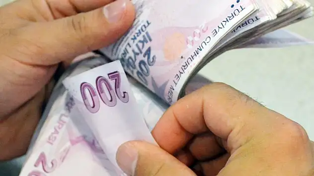 Bütçe, Temmuz'da 48,6 milyar lira fazla verdi