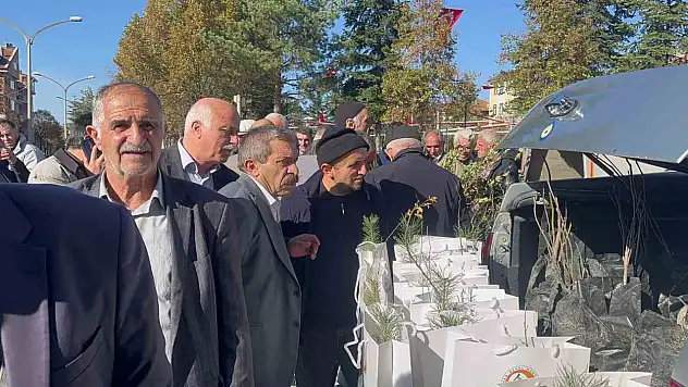 Vatandaşlara 2 Bin Fidan Dağıtıldı