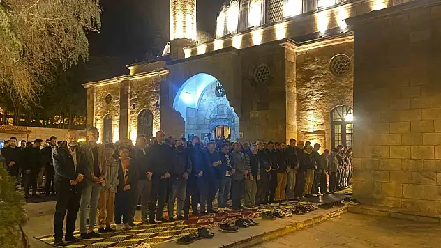 Çankırı'da 467 Yıllık Sultan Süleyman Camii Kadir Gecesi'nde Doldu Taştı