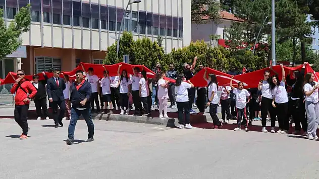 Gençler 19 Mayıs İçin Yürüdü