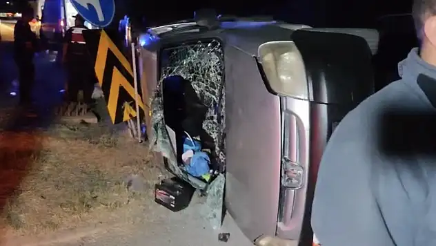 Çankırı'da iki hafif ticari araç çarpıştı: 9 yaralı