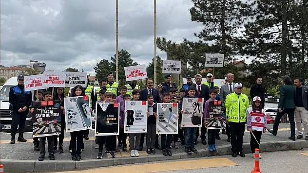 Çankırı'da öğrenciler trafik polisi oldu