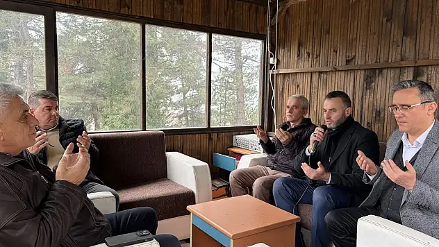 Çatalzeytin'de Arife Günü Mezarlıkta Kur'an Tilaveti