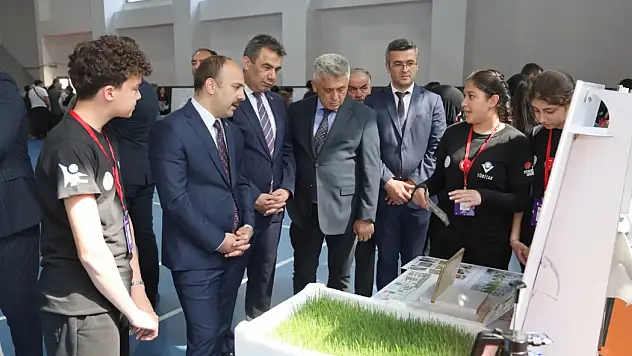 Çatalzeytin'de TÜBİTAK 4006 Bilim Fuarı Düzenlendi