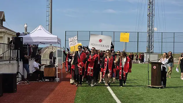 Çatalzeytin Meslek Yüksekokulu'nda Mezuniyet Coşkusu