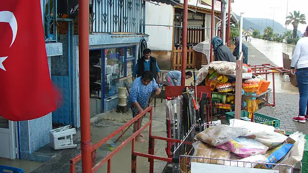 Çatalzeytin'de evleri sel bastı