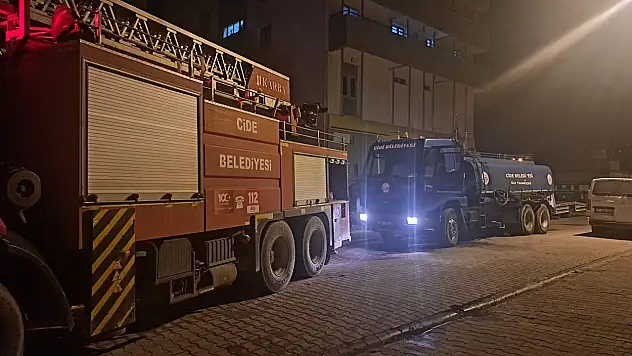 Çatı Yangını İtfaiye Tarafından Söndürüldü